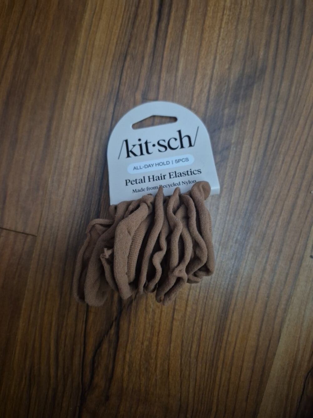 Kitsch Tight All-Day Hold Terracotta Brown Textured Petal Hair Tie Scrunchies s1